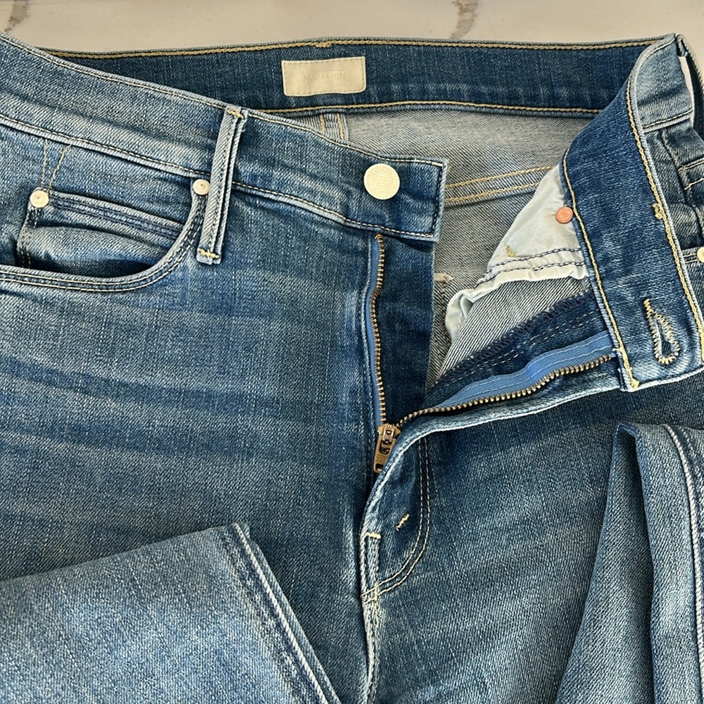 MOTHER The Mid-Rise Dazzler Crop Fray Jeans Blowing Kisses Womens Size 27 - Picture 13 of 15